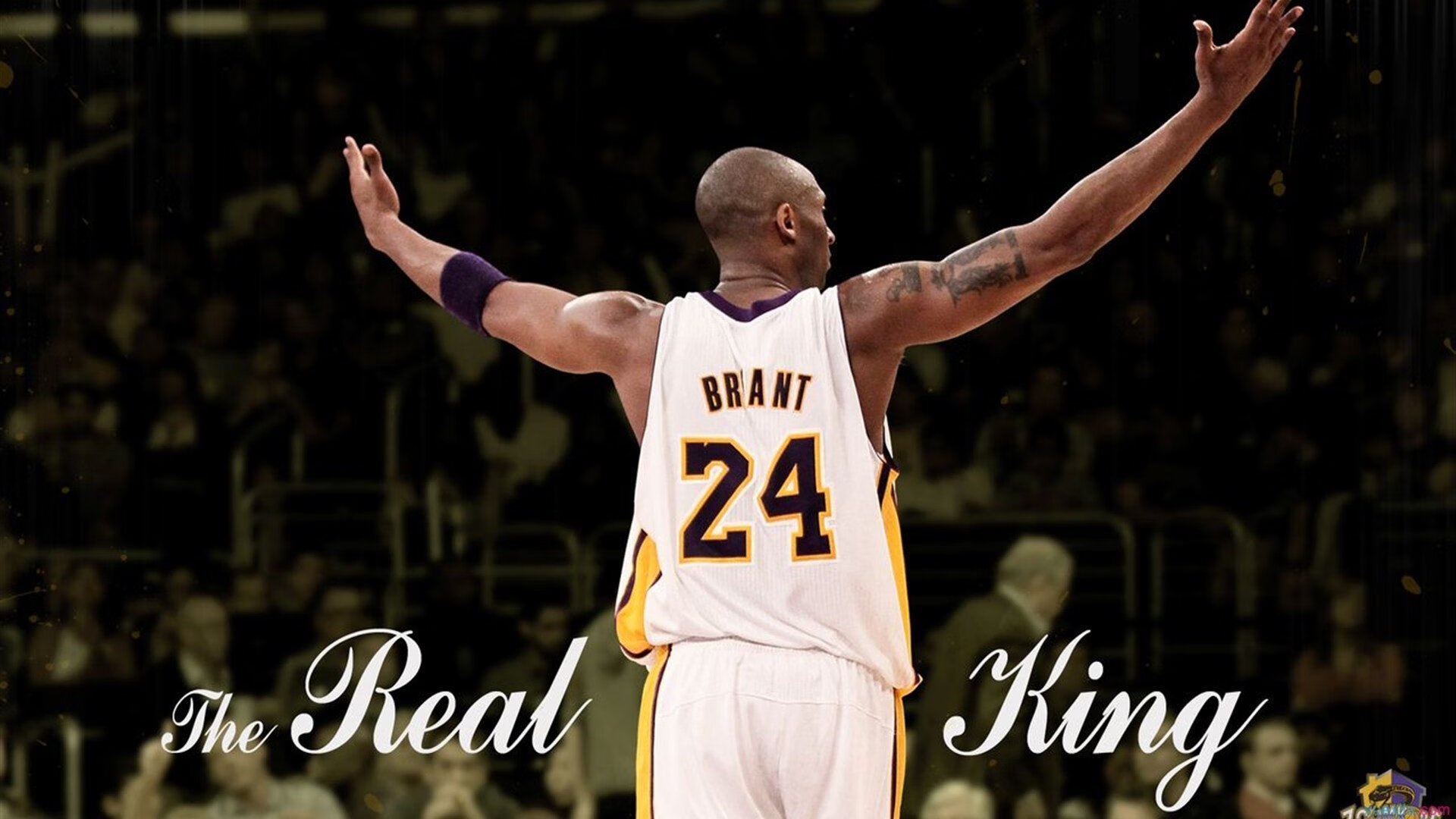 当足球与赛车在奇迹的弯道交汇，加纳的淘汰赛突围与黄喜灿的F1赛道接管